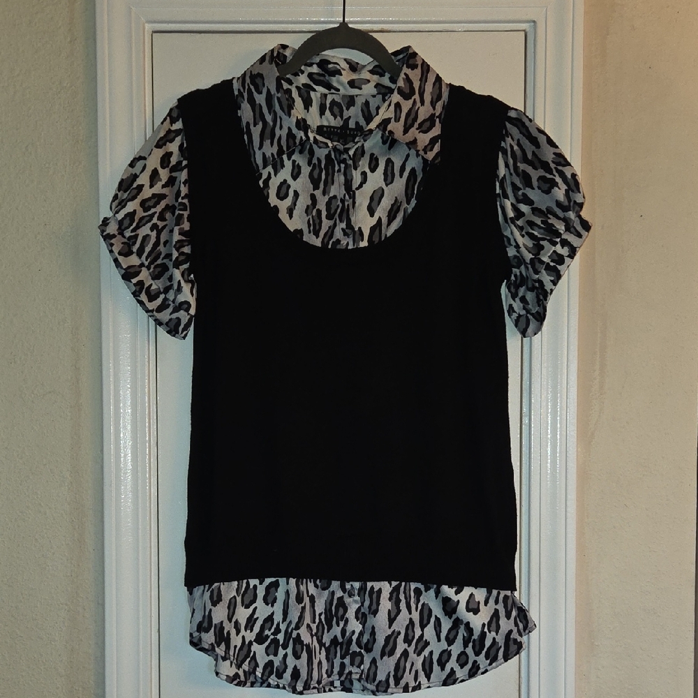Elegant Black and White Leopard Print Blouse 💚🩵🩷